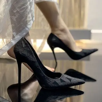 Aukšti kulniukai moterų nurodė, kojų 2021 nauji moteriški bateliai seksualus stiletto seklių burną vieną batai black darbo batai moterims